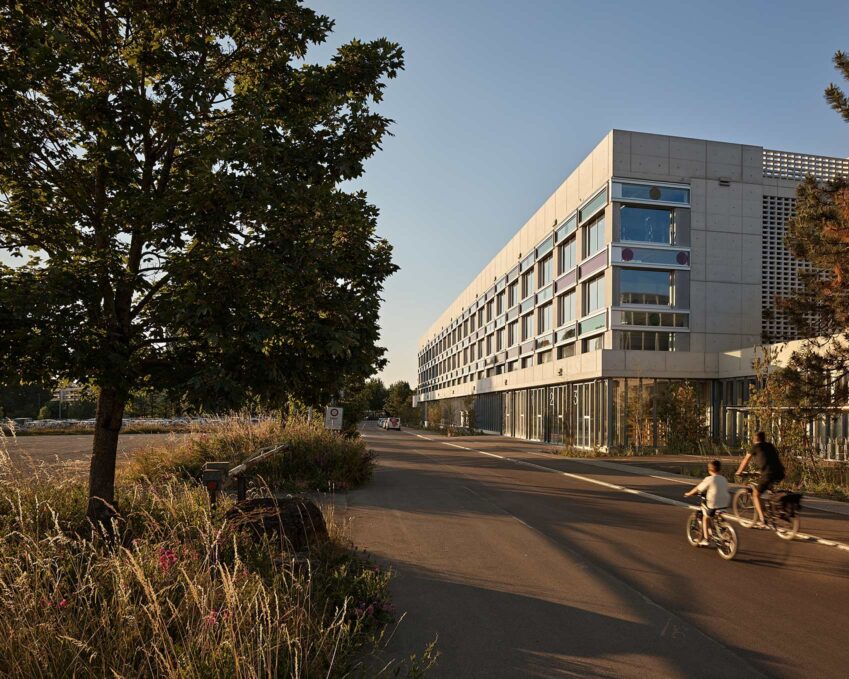 Ausbildungszentrum zum kooperativen Üben des Katastrophenfalls für Feuerwehr, Sanität und Polizei; Höhere Fachhochschule für Rettungsberufe